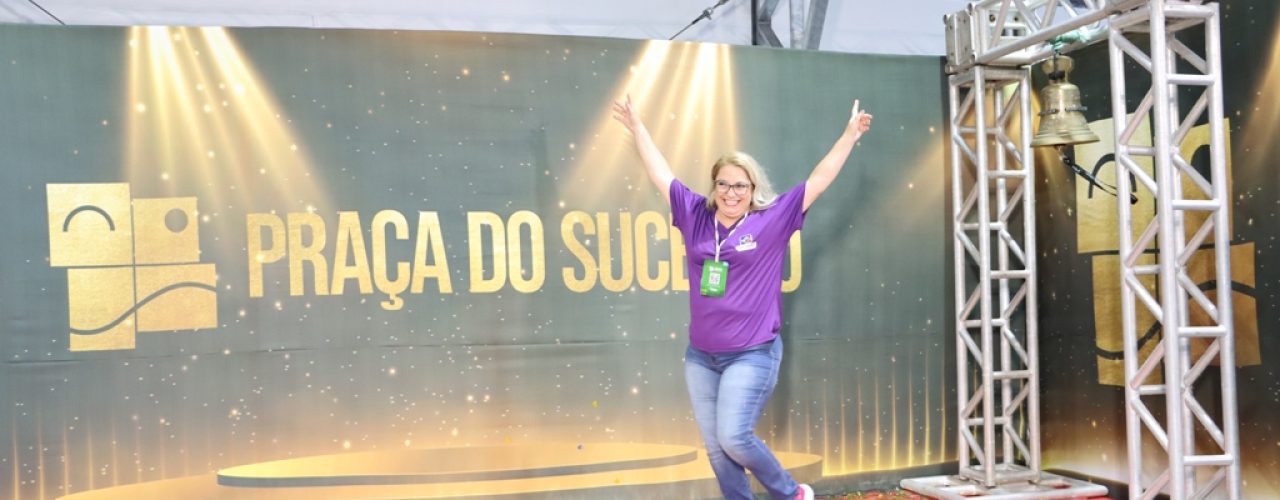 #PraTodosVerem: Empresária toca o sino na Praça do Sucesso e comemora mais uma venda