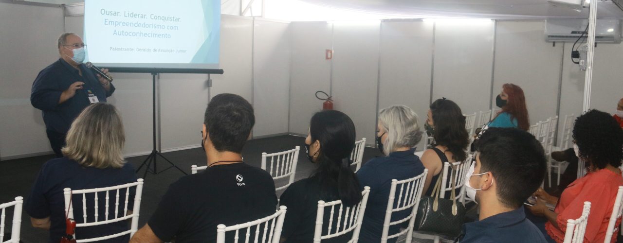 Palestrante Geraldo Assunção fala sobre a importância do auto conhecimento dentro do empreendedorismo (Fotos: Luis Gava/PMC)