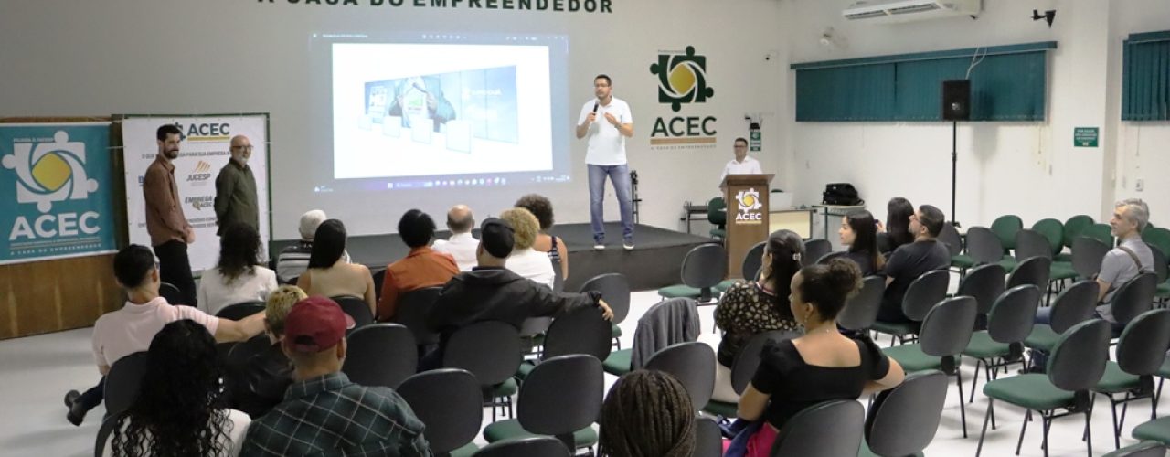 #PraTodosVerem: Prefeito em cima do palco fala aos participantes (Foto: Divulgação/PMC)