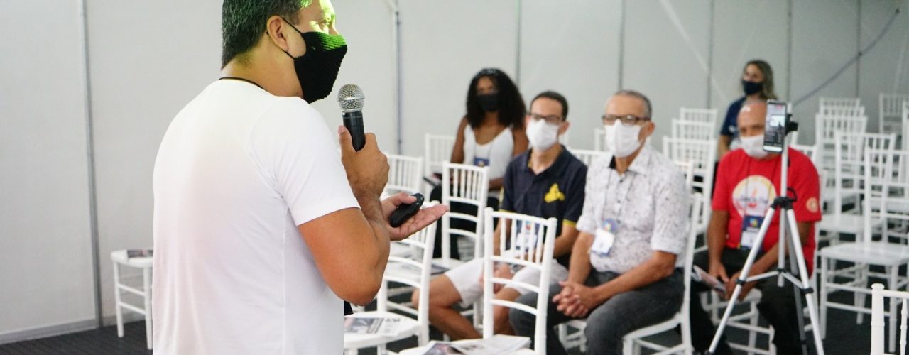 Especialista em gestão e marketing ensina como empresas podem melhorar atendimento ao cliente e aumentar lucros César Augusto Ilódio Alves fala da necessidade de cativar o cliente (Foto: Cláudio Gomes/PMC)