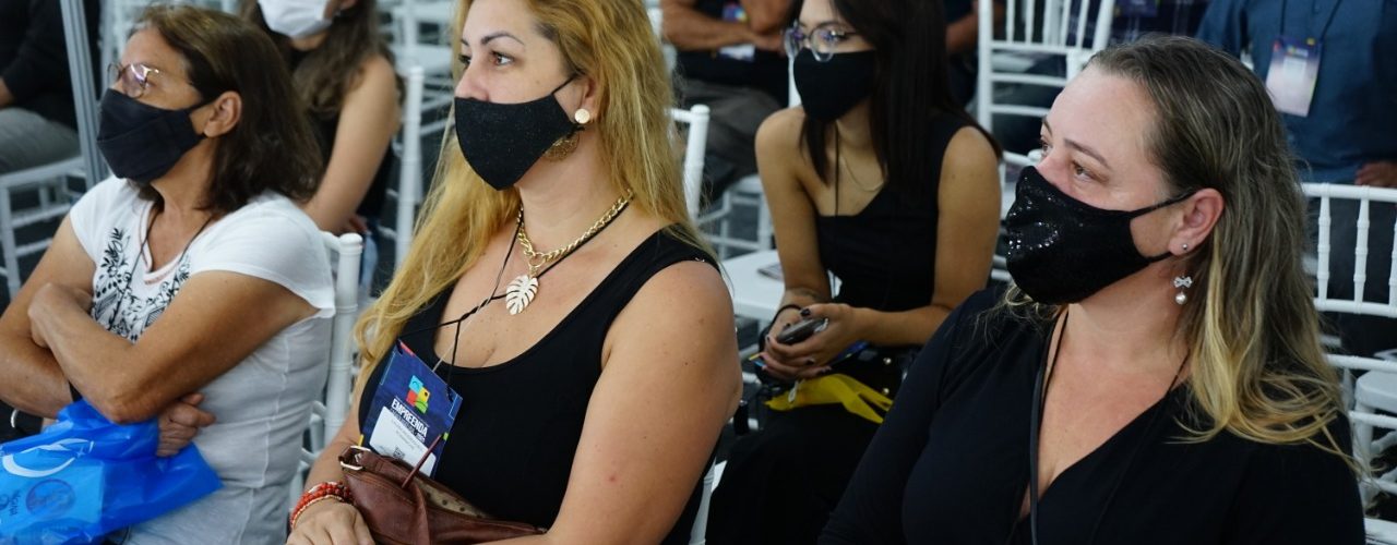 Palestra com consultora empresarial aborda tendências dos setores no cenário pós-pandemia A palestrante apresentou um panorama sobre as tendências de mercado e mudanças de hábitos dos consumidores (Fotos: Cláudio Gomes/PMC)